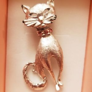 Vintage Sassy Cat Brooch w/ Pink Rhinestone Collar